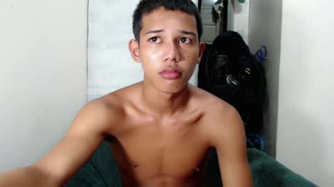 Snapshot of urdreamboy_clarin chatting on July 15, 9:14 am urdreamboy_clarin online show from July 15, 9:14 am