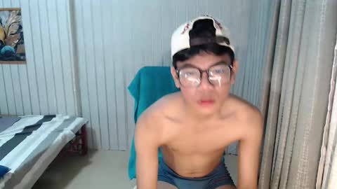 urdreamboy_doms online show from March 26, 4:12 pm