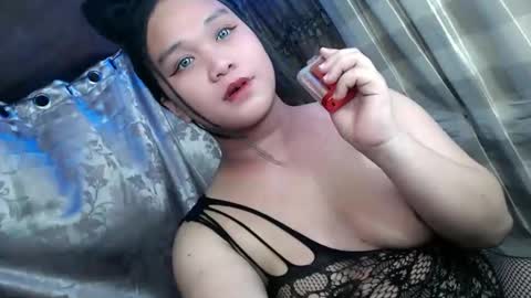 Snapshot of urfantasy_rabbylicious69 chatting on November 9, 3:21 pm urfantasy_rabbylicious69 online show from November 9, 3:21 pm