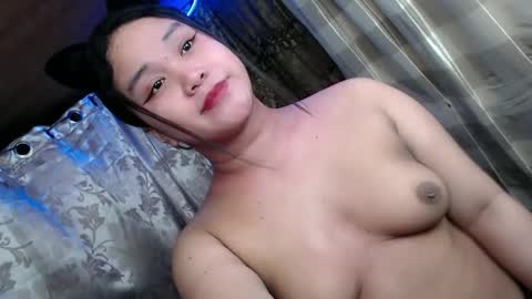 Snapshot of urfantasy_rabbylicious69 chatting on November 17, 1:17 pm urfantasy_rabbylicious69 online show from November 17, 1:17 pm