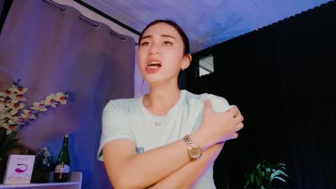 urfave_bbgirl online show from February 2, 10:25 am