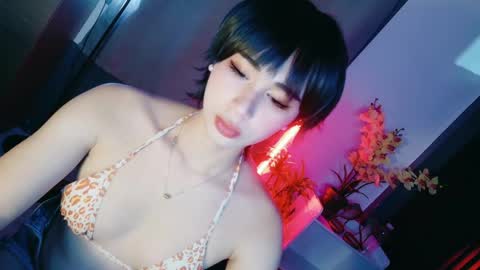 urfave_bbgirl online show from April 13, 3:28 pm