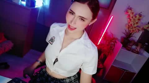urfave_bbgirl online show from April 20, 11:35 am
