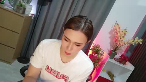 urfave_bbgirl online show from May 7, 11:59 am