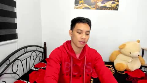 urfucker_vinz online show from April 16, 12:50 pm