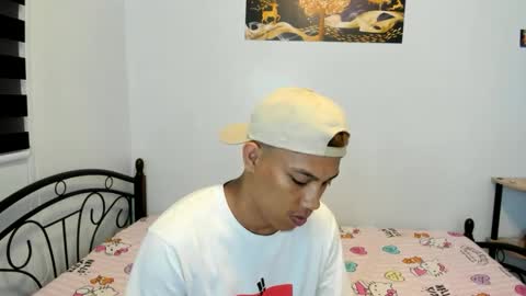 urfucker_vinz online show from May 31, 1:18 pm