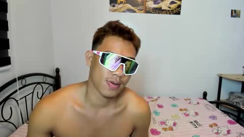 urfucker_vinz online show from June 2, 3:25 pm