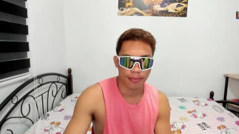 urfucker_vinz online show from June 15, 4:58 am