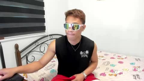 urfucker_vinz online show from June 19, 5:12 am
