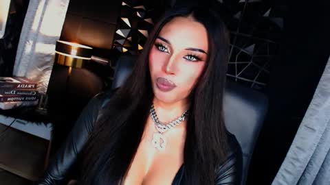 My bella 3 online show from October 6, 8:45 am