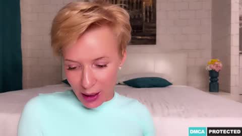 Snapshot of urgoddessjenny chatting on February 8, 1:54 pm Jenny online show from February 8, 1:54 pm