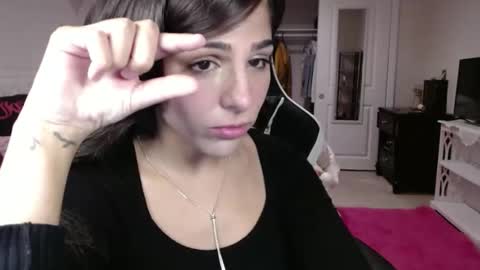 Snapshot of urgoddessmarla chatting on November 25, 4:12 am Goddess Marla online show from November 25, 4:12 am