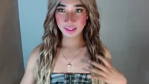 Snapshot of urguy_habibi chatting on July 22, 2:31 pm Bib online show from July 22, 2:31 pm