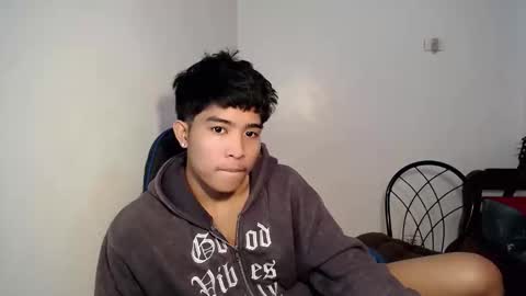 Snapshot of urhot_jeremyxx chatting on February 11, 10:48 pm jeremy online show from February 11, 10:48 pm