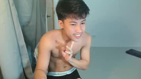 Snapshot of urhot_jules chatting on February 27, 5:24 pm erwin online show from February 27, 5:24 pm