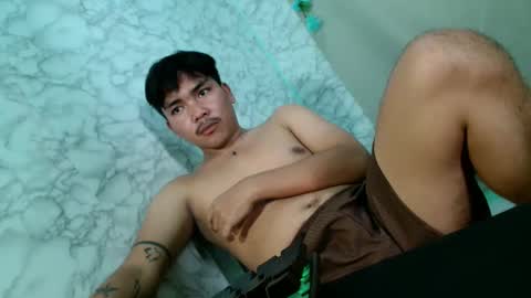 Snapshot of urhot_kharlxoxo chatting on May 1, 5:34 am john carlo online show from May 1, 5:34 am