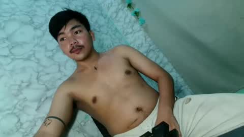 Snapshot of urhot_kharlxoxo chatting on May 4, 10:55 am john carlo online show from May 4, 10:55 am