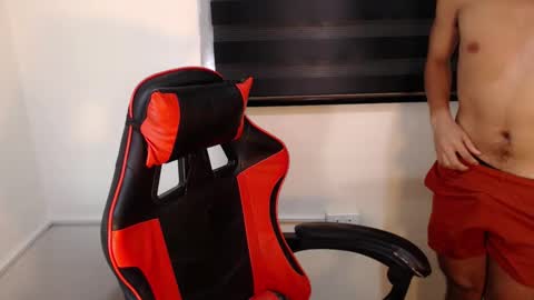 Ethan online show from December 3, 3:32 pm