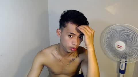Snapshot of urhotfuckingass chatting on June 25, 2:44 am richard online show from June 25, 2:44 am