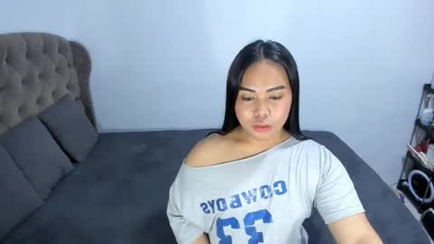 Snapshot of urhotladyboy_amari chatting on July 4, 3:51 pm Ur hot sexy amari online show from July 4, 3:51 pm