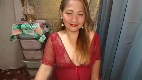 Snapshot of urhotmomzoey chatting on July 14, 1:50 pm urhotmomzoey online show from July 14, 1:50 pm