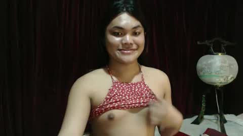 urhottie_bella online show from March 4, 2:45 pm