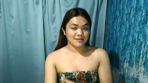 urhottie_bella online show from June 20, 9:50 pm