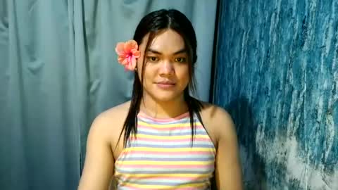 urhottie_bella online show from July 6, 7:05 am