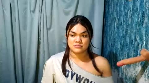 urhottie_bella online show from July 13, 7:22 am