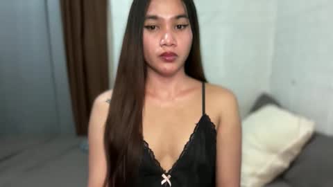 urhottylicious_cum online show from April 13, 8:09 am