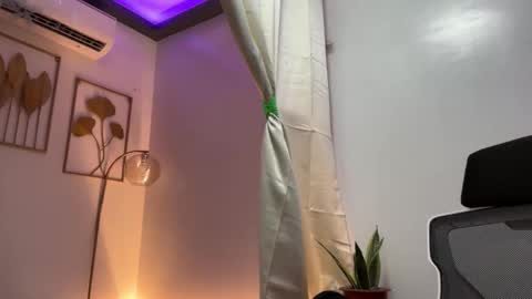 Amira online show from January 16, 1:09 am