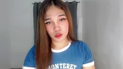 Snapshot of urlovelysizka chatting on November 9, 8:23 am Sizka online show from November 9, 8:23 am