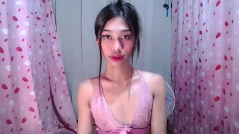 urloverjasmine_xx online show from March 26, 5:51 pm