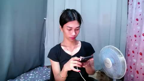 urloverjasmine_xx online show from May 15, 10:50 pm