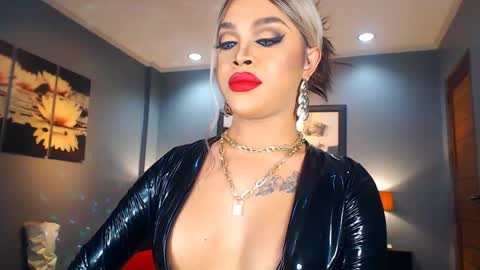 Snapshot of urmajestytyra chatting on January 16, 12:02 am UrMajestyTyra online show from January 16, 12:02 am