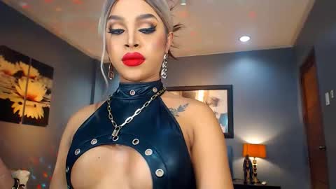 Snapshot of urmajestytyra chatting on January 19, 11:43 pm UrMajestyTyra online show from January 19, 11:43 pm