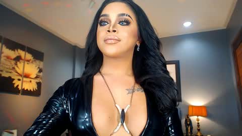 Snapshot of urmajestytyra chatting on February 26, 12:38 am UrMajestyTyra online show from February 26, 12:38 am