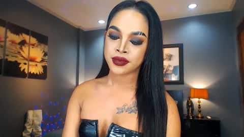 Snapshot of urmajestytyra chatting on March 5, 7:27 am UrMajestyTyra online show from March 5, 7:27 am