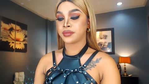 Snapshot of urmajestytyra chatting on March 12, 1:03 am UrMajestyTyra online show from March 12, 1:03 am