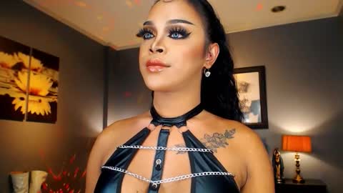 Snapshot of urmajestytyra chatting on October 1, 2:06 am UrMajestyTyra online show from October 1, 2:06 am