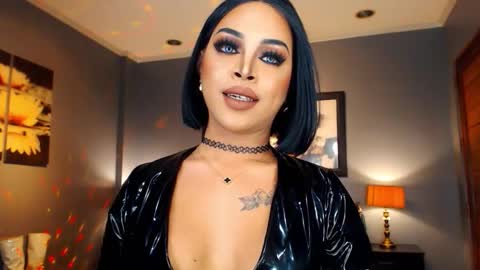 Snapshot of urmajestytyra chatting on October 3, 10:40 pm UrMajestyTyra online show from October 3, 10:40 pm