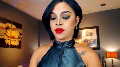 Snapshot of urmajestytyra chatting on October 15, 2:22 am UrMajestyTyra online show from October 15, 2:22 am