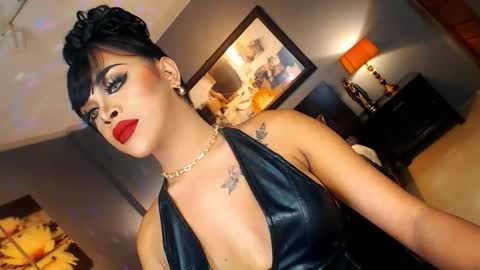 Snapshot of urmajestytyra chatting on November 4, 1:27 am UrMajestyTyra online show from November 4, 1:27 am