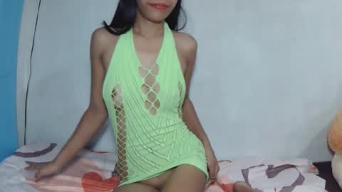 Snapshot of urmorenasexygirl4u chatting on February 19, 4:52 am It me SHELLA online show from February 19, 4:52 am