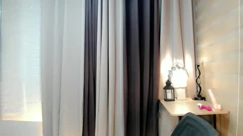 Snapshot of urnaughty_ceciliaxxx chatting on October 21, 8:31 pm cecilia online show from October 21, 8:31 pm