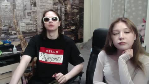 Mary online show from April 3, 5:11 pm