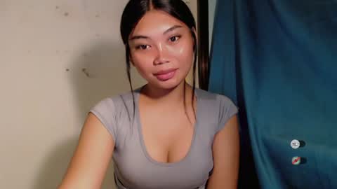 urpinay_sandra69 online show from June 14, 9:06 pm