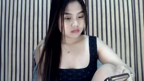 Snapshot of urpinaycutie chatting on February 17, 12:38 pm urpinaycutie online show from February 17, 12:38 pm
