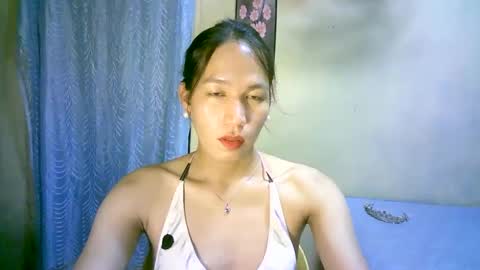 queen julia not into CHEAPGUY online show from January 28, 3:25 pm