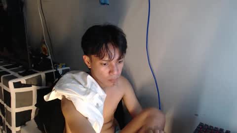 Snapshot of urpinoyasianx chatting on February 28, 1:06 am Mel online show from February 28, 1:06 am